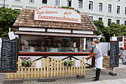 "Zum kleinen Gaumenschmaus" von Bretz  bei "Sommer in der Stadt" auf dem Wittelsbacher Platz (©Foto: Martin Schmitz)